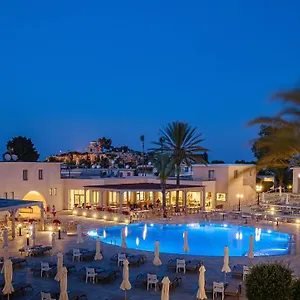 Louis St. Elias & Waterpark Отель